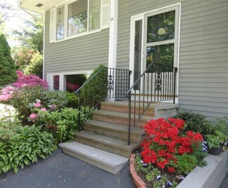 131 Old Kings Rd, Cotuit, MA 02635