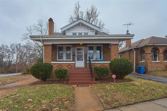 210 Emerling Dr, Saint Louis, MO 63121