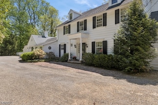 225 Old Army Rd, Basking Ridge, NJ 07920