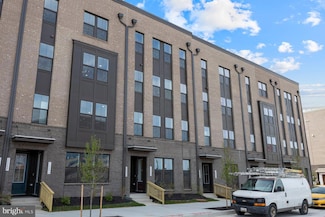 2606 W Peninsula Dr, Baltimore, MD 21230