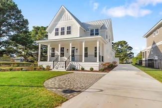 17 Charles Towne Dr, Cape Charles, VA 23310