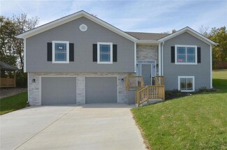 302 Fairview Cir, Platte City, MO 64079