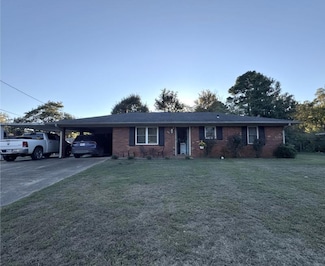 263 Roseanne St, Pontotoc, MS 38863