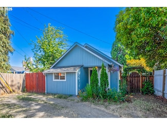 2856 Cheshire Ave, Eugene, OR 97402
