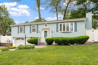 14 Doncaster Dr, Nashua, NH 03062