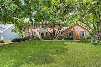 904 54th St, West Des Moines, IA 50266