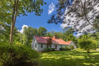 8 Rockbrook Dr, Camden, ME 04843