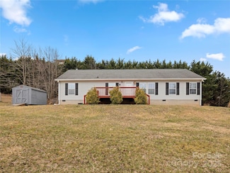 103 Lat Ln, Black Mountain, NC 28711