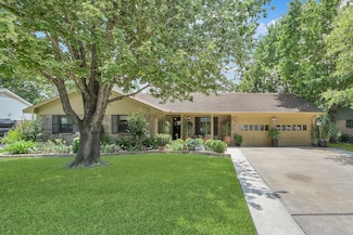109 Maple St, Conroe, TX 77301