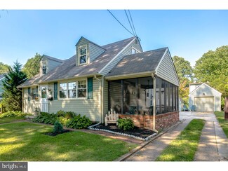 518 Thomas Ave, Barrington, NJ 08007