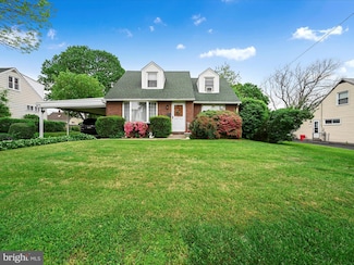 3739 Clearwater Ln, Brookhaven, PA 19015