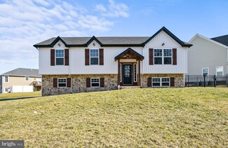 824 Dickeys Dr, Chambersburg, PA 17202