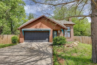 3806 W 14th Ct, Lawrence, KS 66049