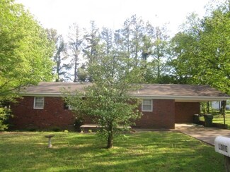 155 Magnolia St, Friendship, TN 38034