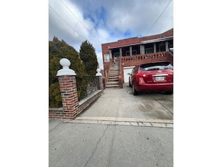 1241 E 98th St, Brooklyn, NY 11236