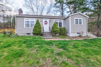 82 Pleasant St, Grafton, MA 01519