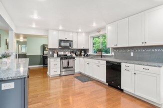 37 Bay Colony Dr, Ashland, MA 01721