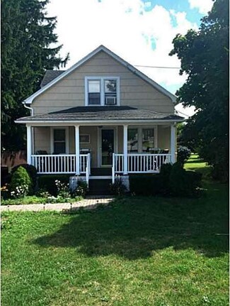13419 Bloomingdale Rd, Akron, NY 14001