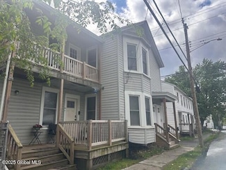 30 118th St, Troy, NY 12182