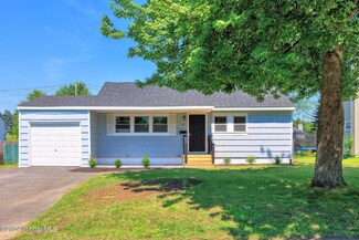 12 Rachlin Ln, Albany, NY 12211