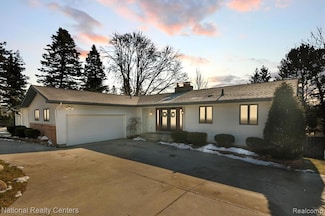 11874 Stoney Ridge Dr, Brighton, MI 48114