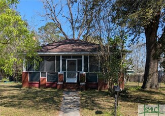 2010 Palmetto Ave, Savannah, GA 31405