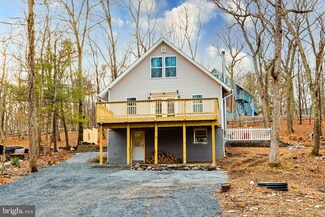 112 Sparrow Loop, Bushkill, PA 18324