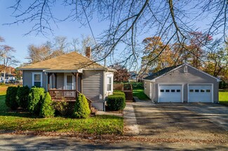 112 Center St, South Dartmouth, MA 02748