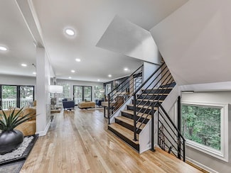 120 Huntcliff Point, Atlanta, GA 30350