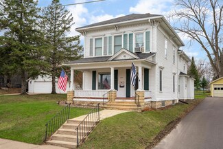 1214 3rd St S, Stillwater, MN 55082