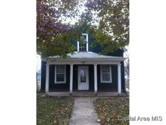 233 W Jackson St, Virden, IL 62690