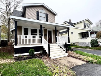 12 Forest St, Taunton, MA 02780