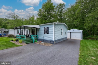 21 Maple Ave, Manheim, PA 17545