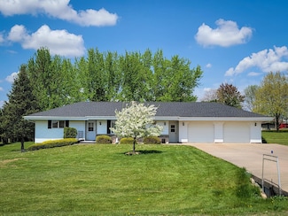 E6370 Garrity Rd, Manawa, WI 54949