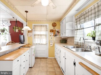 255 Progress St, Riverside, NJ 08075