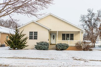 410 Walnut Place, Grand Forks, ND 58201