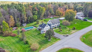 11 Stonehurst Dr, Queensbury, NY 12804