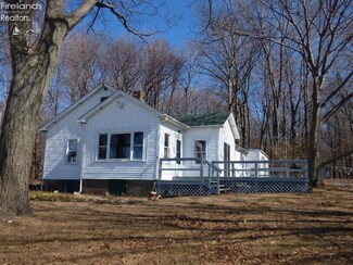 925 W Shore Blvd, Put In Bay, OH 43456