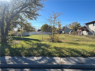 736 2nd St W, Hardin, MT 59034