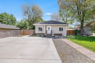 946 Blue Lakes Blvd, Twin Falls, ID 83301
