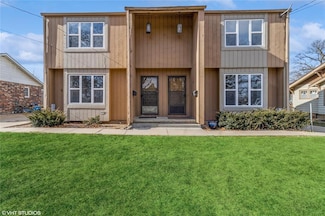 3012 SW 12th St, Des Moines, IA 50315