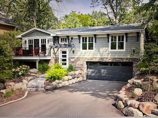 2841 Tanagers Ln, Excelsior, MN 55331