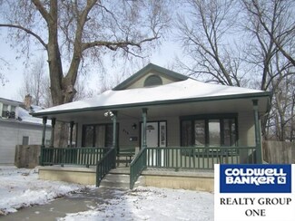 416 Moro St, Manhattan, KS 66502
