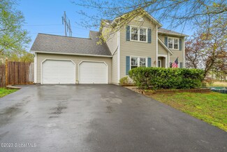 1 Lighthouse Dr, Waterford, NY 12188