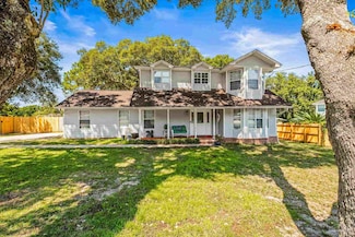 6877 Cedar Lake Dr, Pensacola, FL 32526