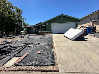 938 Sandy Cove Dr, Rodeo, CA 94572