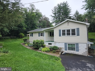 215 Roseglen Rd, Duncannon, PA 17020