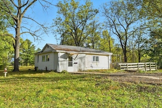 9936 Wilson Rd, New Buffalo, MI 49117