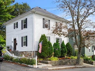 51 Lincoln Ave, Marblehead, MA 01945
