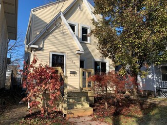 725 N Magnolia Ave, Lansing, MI 48912